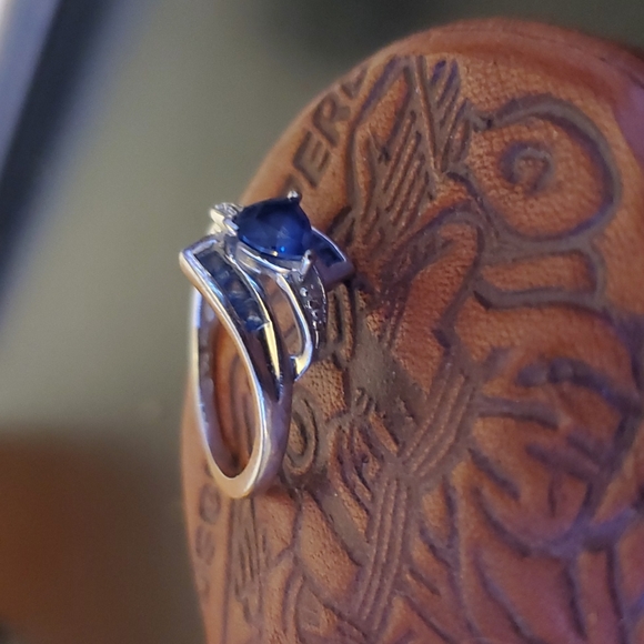 Vintage 10k white gold and Tanzanite THL ring - Picture 3 of 3